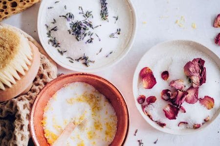 How To Make Moisturizing Bath Salts – 3 Ways