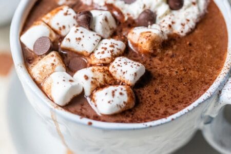 Crockpot Hot Chocolate {Easy, Creamy Recipe} – WellPlated.com