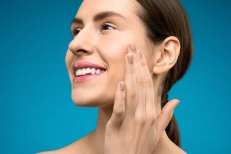 Is Makeup Bad for Skin? How to Maintain That Glowing Look
