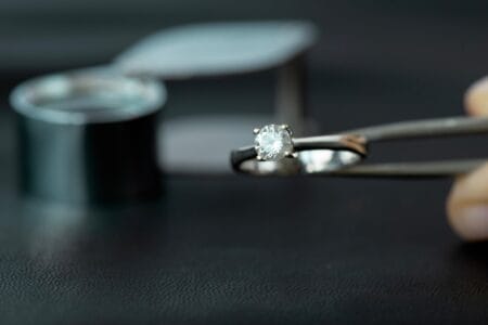 1 vs 2 Carat Diamond Ring: How to Choose the Perfect Size